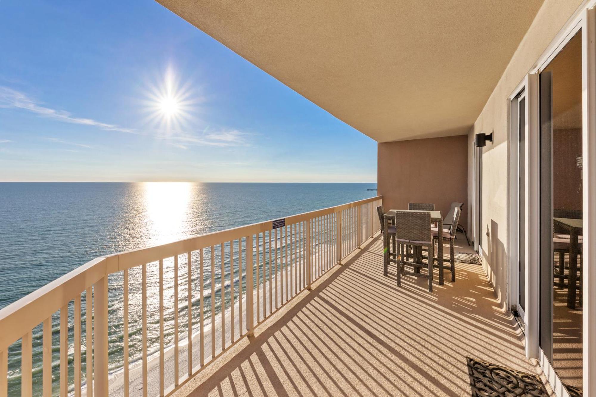 Gulf Front Master Bedroom! 2 Pools & Hot Tubs! Sleeps 8! Panama City Beach Exterior foto