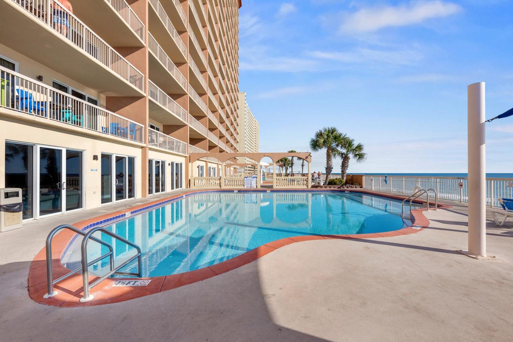 Gulf Front Master Bedroom! 2 Pools & Hot Tubs! Sleeps 8! Panama City Beach Exterior foto
